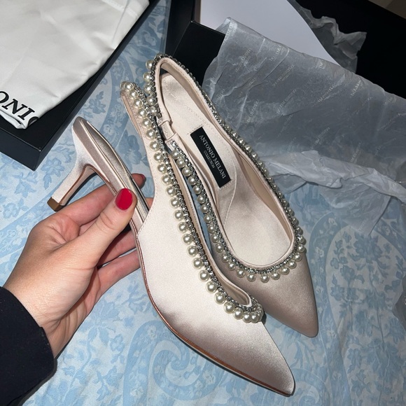 Antonio Melani Bridal Heels - Picture 2 of 6